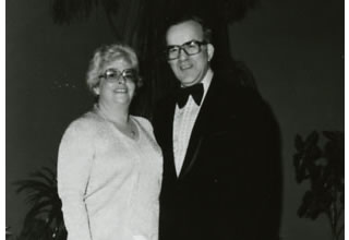 A black and white picture of an unidentified couple at Hamline from the archives