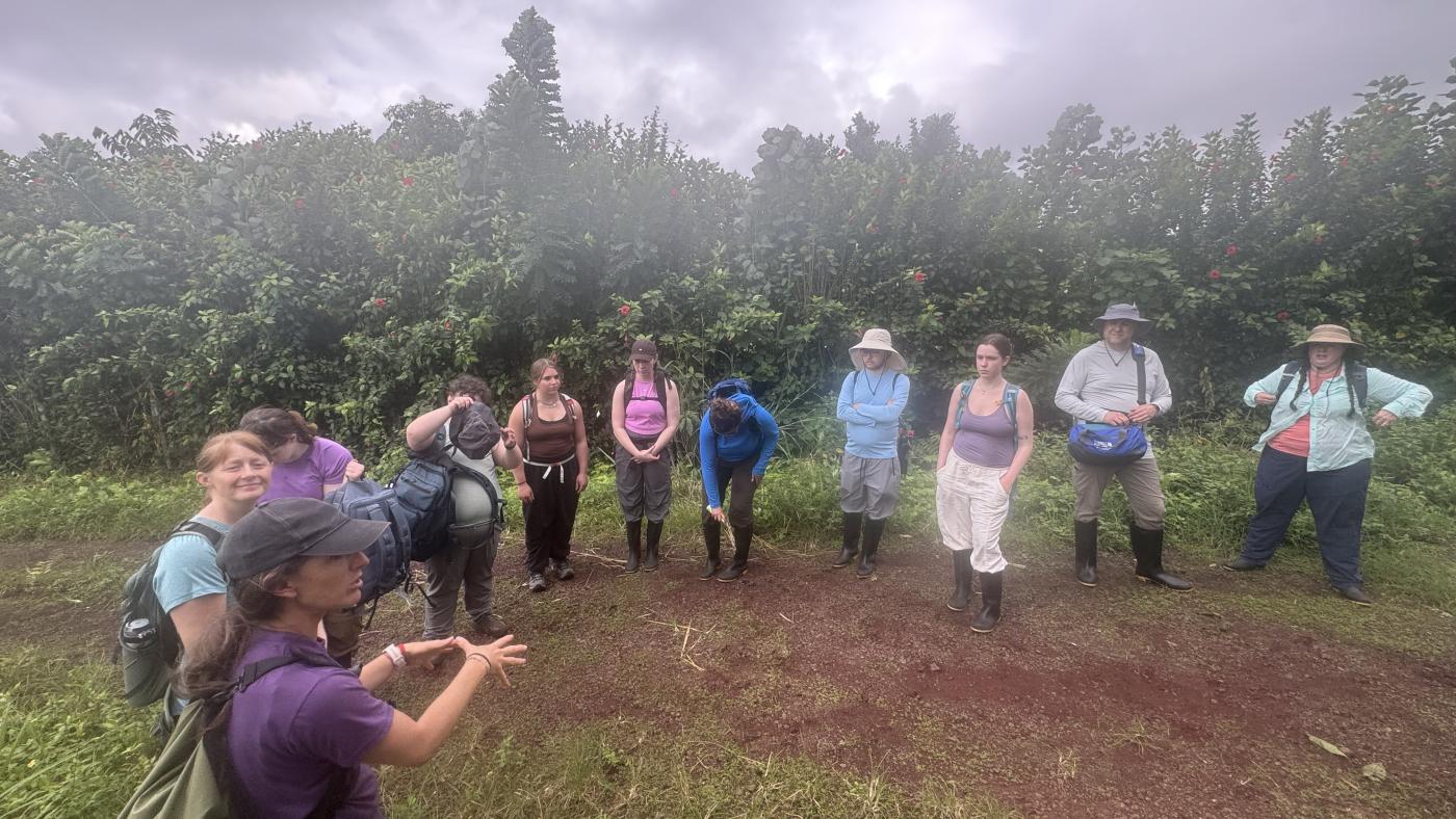 Students in galapagos