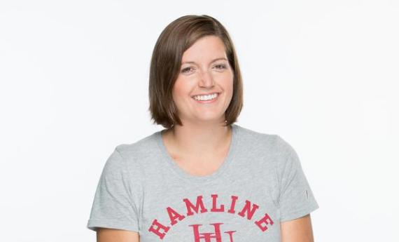 Hamline military alumna Kelley Lasiewicz in a Hamline shirt