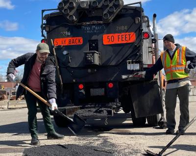 Hamline students visit the St. Paul Asphalt Plant