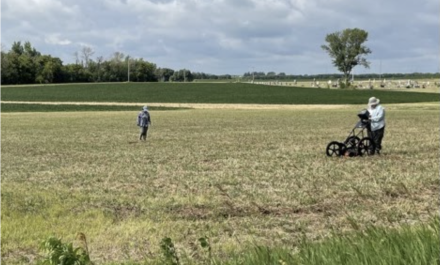 HUCAS and Hamline students conducting GPR survey