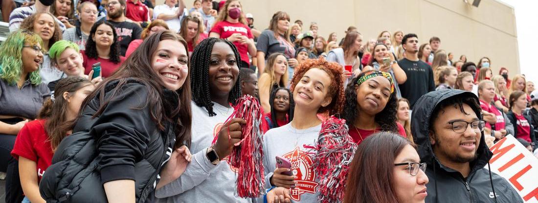 Hamline Students cheering at KLA Field