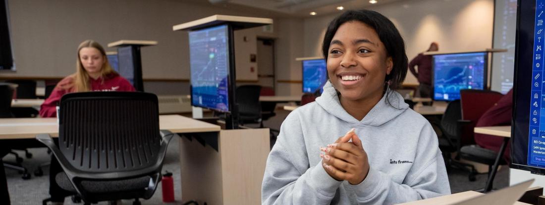 Business student in computer lab