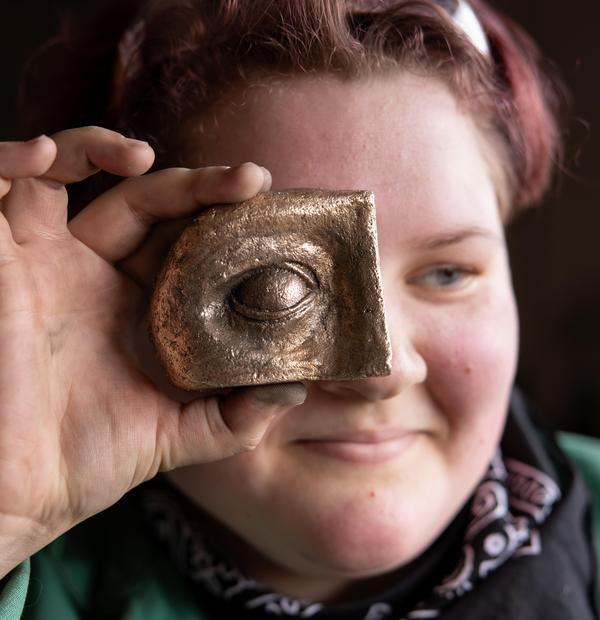 Metal pour